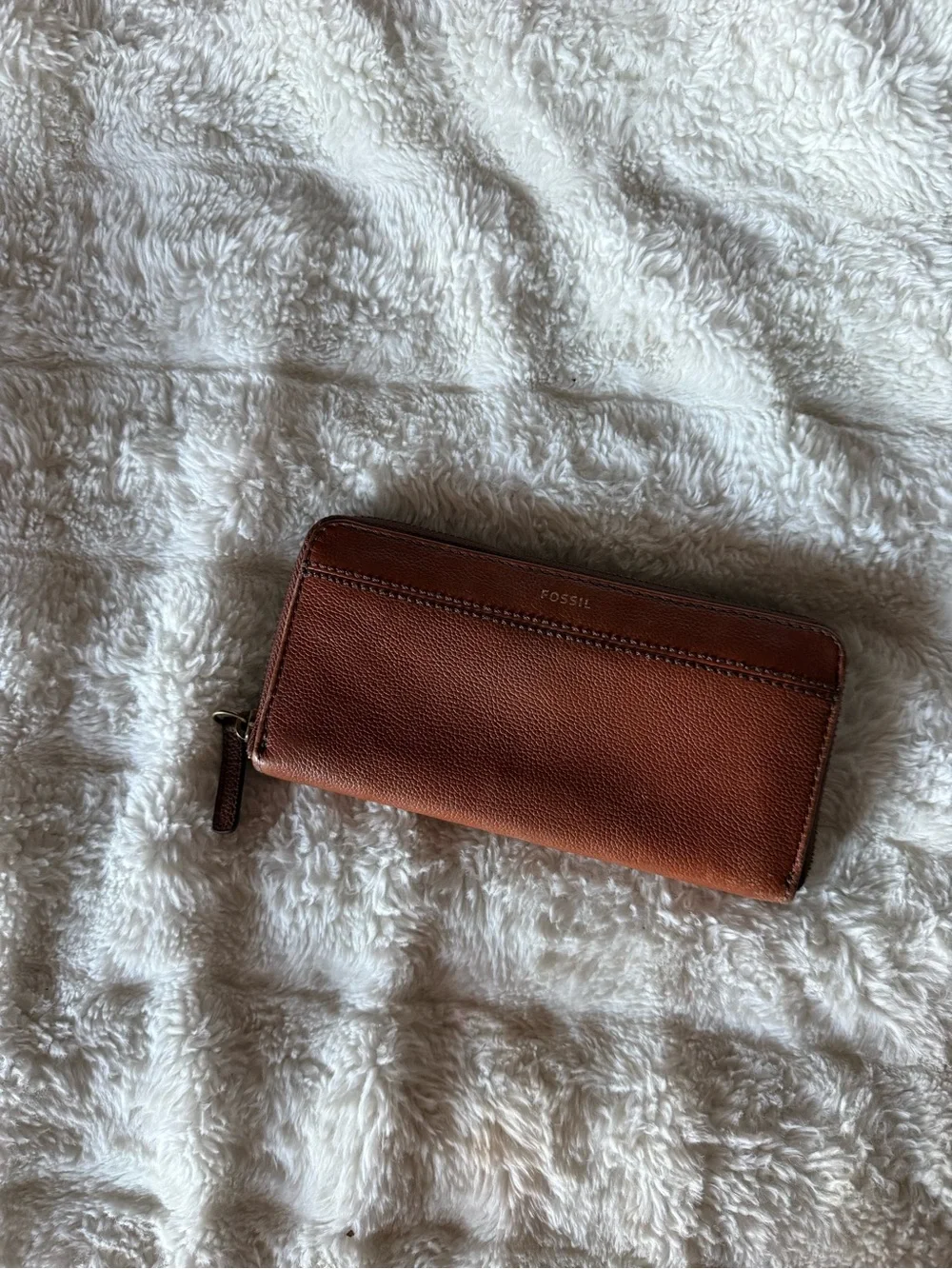 Fossil Women’s Brown Leather Zip Wallet